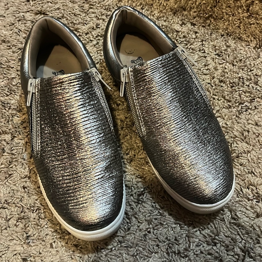 Bronze shoes